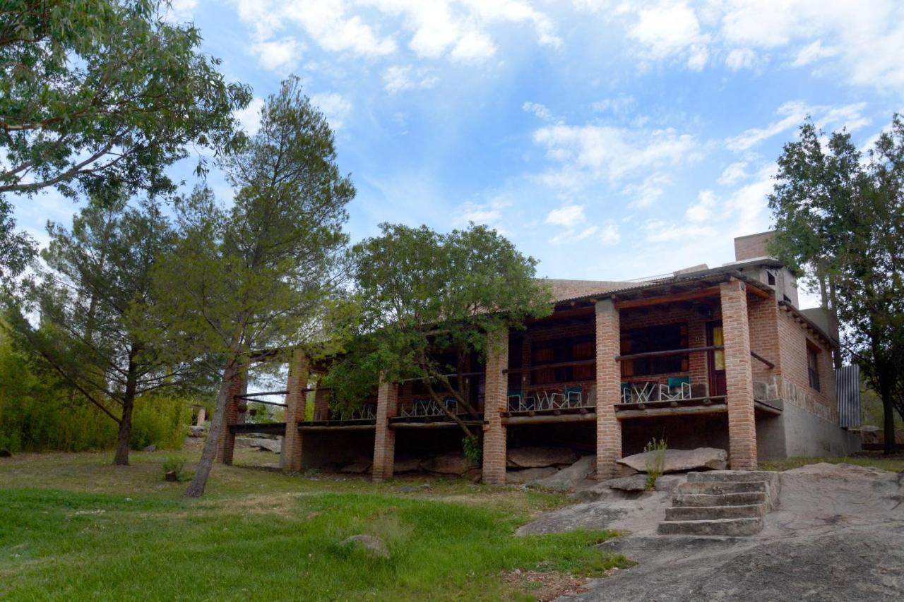 La Toma Complejo De Montana - Cabanas Y Habitaciones En Hosteria Mina Clavero Exterior photo